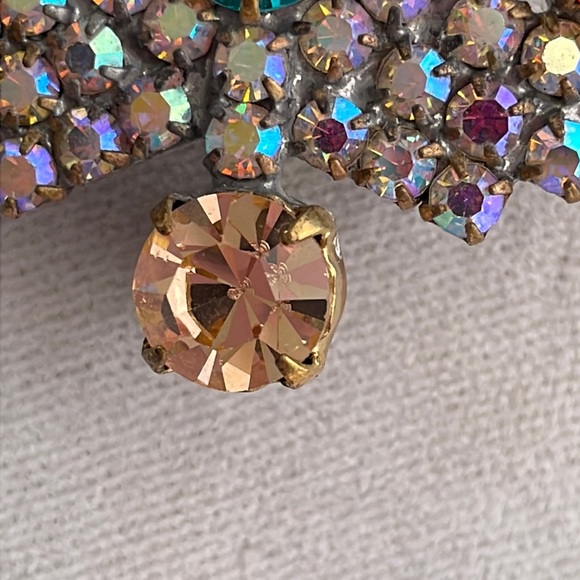 Vintage handmade Czech Christmas tree brooch. - Picture 5 of 16